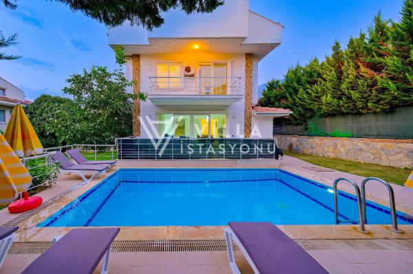 Villa Dikili Ölüdeniz, Muğla Fethiye Bölgesinde 8 Kişilik Villa