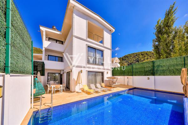 Villa Çınar, Kaş Kalkan Bölgesinde 10 Kişilik Kiralık Villa | Villa İstasyonu