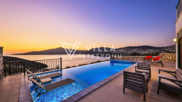 Deniz Manzaralı Villalar