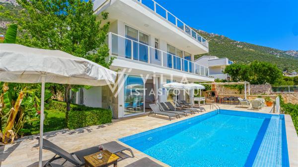 Villa Alnuzha, Antalya Kalkan Bölgesinde 10 Kişilik Villa 
