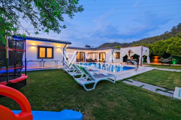 Villa Sirius 1, Muğla Fethiye Bölgesinde 4 Kişilik Kiralık Villa | Villa İstasyonu